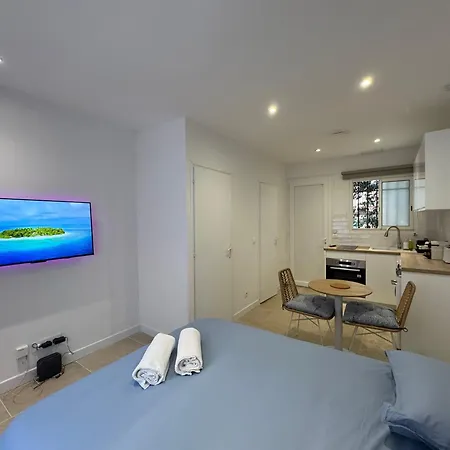 Le Cocon Méditerranéen Refait à Neuf, Climatisé, à 300m Des Plages Apartamento Antibes